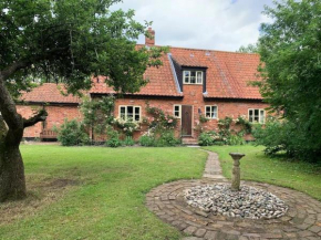 Locks Lane Cottage